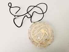 Orgon Orgonit Anhänger Auge des Horus Bergkristall