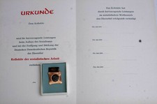 DDR Orden Kollektiv  Arbeit kleiner Held der Arbeit Urkunde  Orden Abzeichen FDJ
