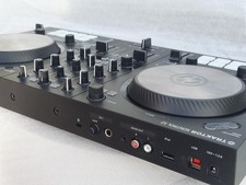 Native Instruments Traktor Kontrol S2 MK3