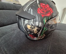 Shoei Helm im Skull & Roses