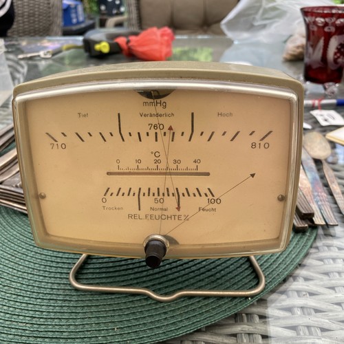 Retro mid century - retro, mid-century