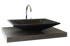 Waschbecken aus Naturstein