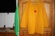 Handgestrickte Jacke ohne Nähte Gr.46/48 mit Schal u. Mütze