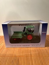 Universal Hobbies Fendt 231GT 1:32