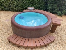 Outdoor Whirlpool Softub Legend mocca 180cm mit Einstieg und Umrandung gebraucht