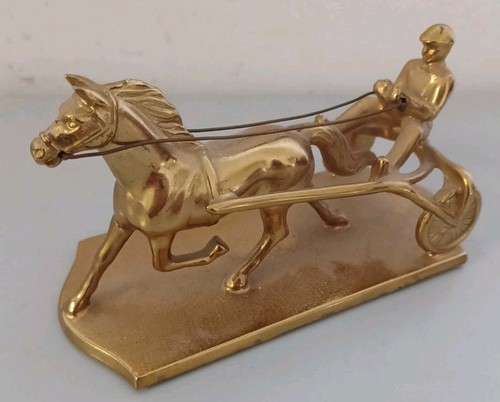 Skulptur sulkyfahrer mit pferd - sulkyfahrer,