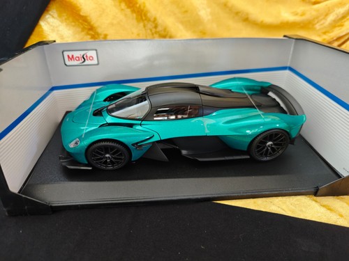 Aston martin valkyrie 18 - aston,