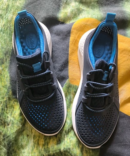 Leichte blaue gummi - leichte, "gummi"schuhe