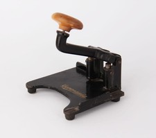 Antiker Mosseters Germania Locher Aktenlocher