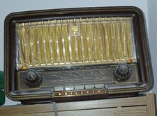 Philips Radio Philetta, spielt , braunes Gehäuse