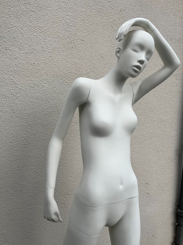 Schaufensterpuppe weiblich