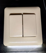 Gira Serienwippe mit Rahmen