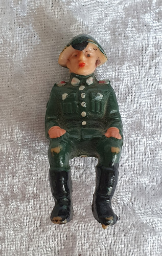 Nva figur sitzend 46 - figur,, mm