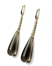 Schöne Ohrringe natürlicher