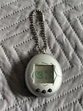 ©1997 BANDAI Original TAMAGOTCHI 1. Gen. weiß/blau Virtual Pet Retro Pixel Toy