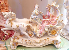 Figur Porzellan Figur Capodimonte Statue Paar Kutsche Pferde Weiß