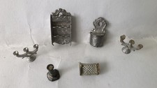 Sechs ältere, sehr kleine Teile  aus Zinn für die Puppenstube