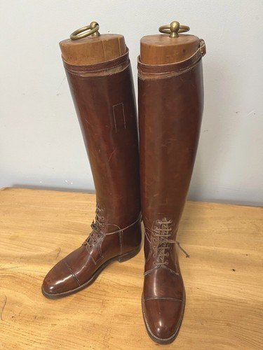 Antike braune lederreitstiefel - antike,