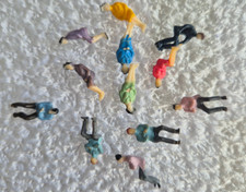 Preiser Merten Noch ? H0 12 Figuren Sitzende Frau Mann bunt gemischt oh.OVP/2505