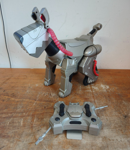 Wowwee megabyte cane k9 - megabyte, 2.0