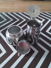 Espressokocher + 6 Kaffeebecher Tassen