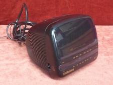 alter Radiowecker mit Digitalzahlen altes Radio Siemens RG331 RG 331