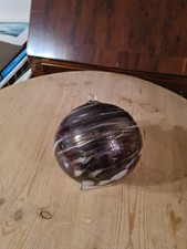 Glaskugel, mundgeblasen, bei