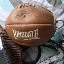 Lonsdale  London Authentic Floor to Ceiling  Ball Tan 3632 (gebr) Reaktion Punch