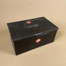 Vintage Metall Erste Hilfe Kasten mit Inhalt Schwarz Stahl Kriegszeit Medizinisches Set