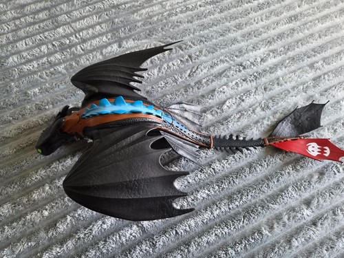 Drache ohnezahn - drache,