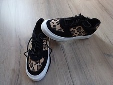 top NEU weiß-schwarze-beige Sneaker Gr. 39 Leopardenmuster Low Miss Retro