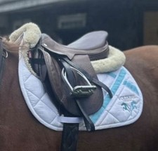 Jaguar Springsattel - Medium Gullet - 17 Zoll