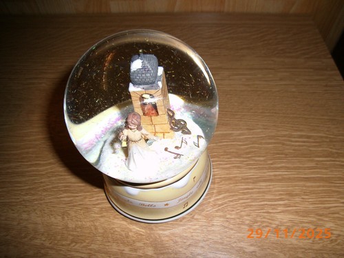 Schneekugel mit spieluhr - schneekugel,