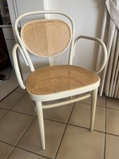 Thonet Stühle Weis mit Rohrgeflecht  an Sitz & Rückenteil Mit Weißem Sitzkissen