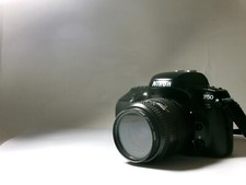 SLR Kamera Nikon F50 mit Nikkor Portraitobjektiv 35-80mm getestet OK