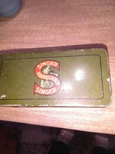 Alte Blechdose Singer Nähmaschinen mit Inhalt