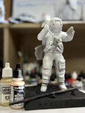 Apollo 17 Tribute Astronaut Figure – Unpainted Resin Model – 18 cm