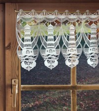 Maritime Badgardine Leuchtturm