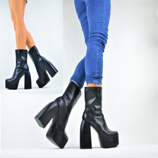 SCHICKE BLOCKABSATZ PLATEAU