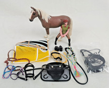 Schleich Pferd mit Zubehör Sattel Trense Decke Longiergurt Halfter Reiter