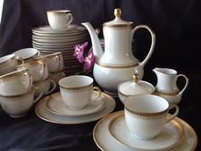 edles Winterling Kirchlamitz Porzellan weiß Ätzgold Kaffeeservice für 16 Person.