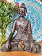 alte Buddha Statue aus Thailand mit Jade Amulett Guan Yin Yoga Meditation Deko