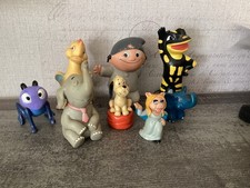 Verschiedene Gummifiguren
