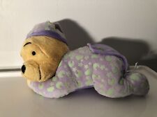 Disney Winnie Pooh im Schlafanzug - Kuscheltier / Spieluhr ca 30cm lila/grün
