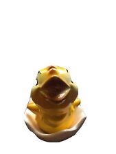 Altes Küken im Ei Figur