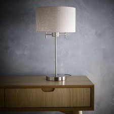 Hohe Tischlampe in Satin