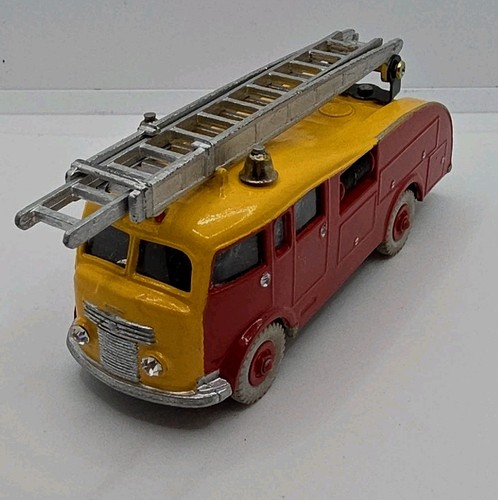 Dinky fire engine - fire, 3