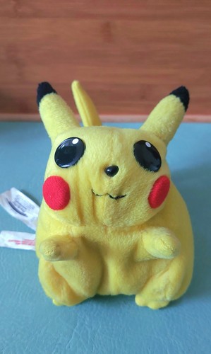 Pokémon pikachu plüschtier - pikachu,