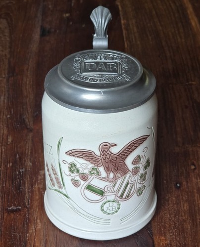 Bierkrug mit zinndeckel - bierkrug,