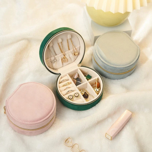 Runde schmuckbox aus samt - aus,